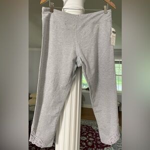 French Loundry women’s gray Leggings with leg details size 1X new 80% Cotton